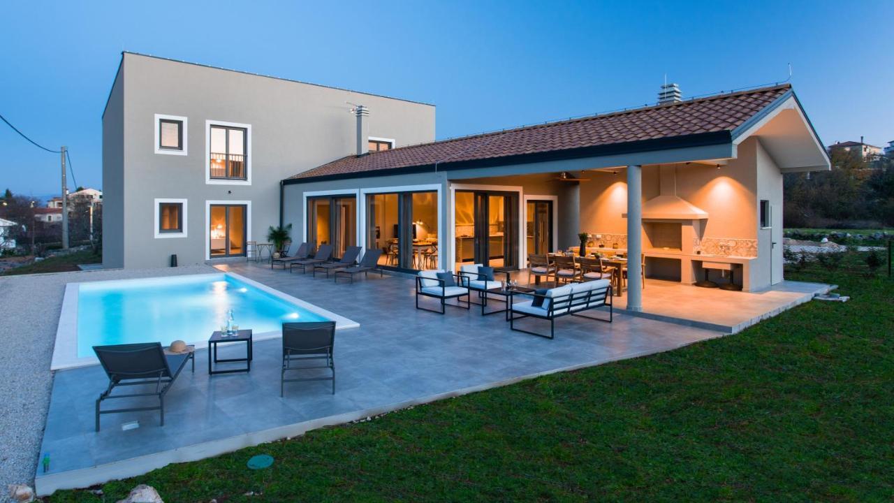 Villa & Jardin - Luxury Villa With Swimming Pool Vrh  Ngoại thất bức ảnh